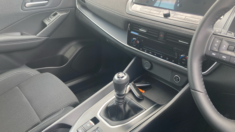 Nissan Qashqai 1.3 DiG-T MH Acenta Premium 5dr Petrol Hatchback